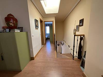 Image title alternative information