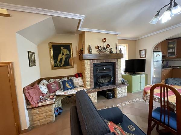 Image title alternative information