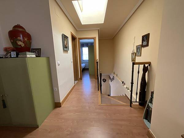 Image title alternative information