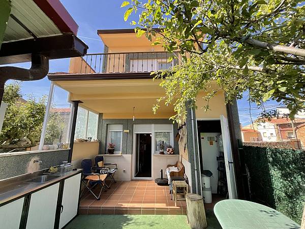 Image title alternative information