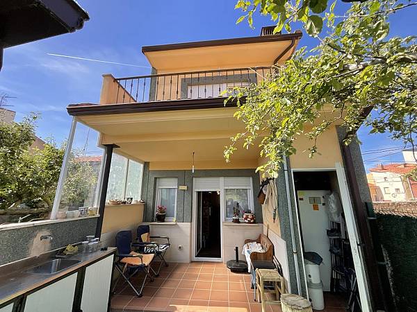 Image title alternative information