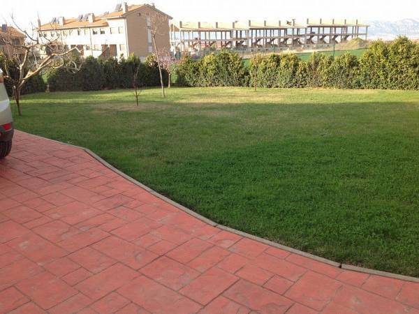 Image title alternative information