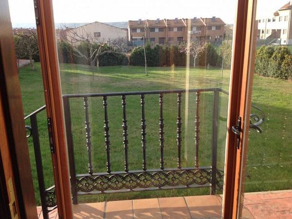 Image title alternative information