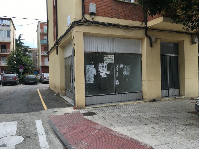 Calle Juan Carlos I nº 31 Bajo