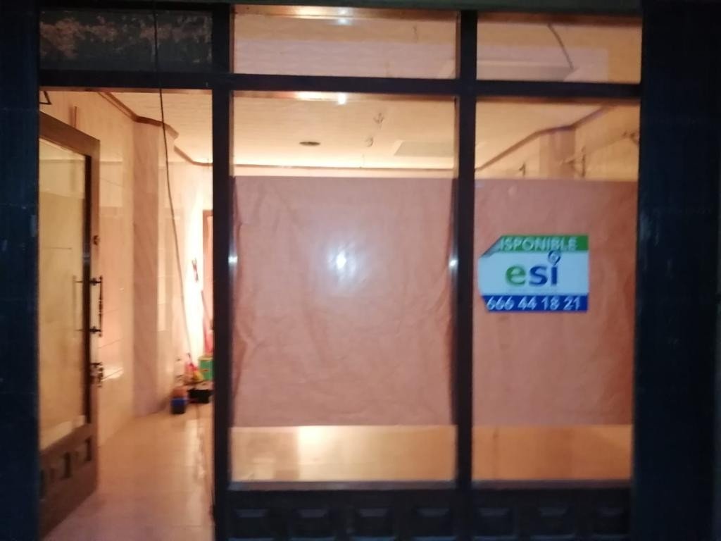 Calle Pinar, 35 Bajo