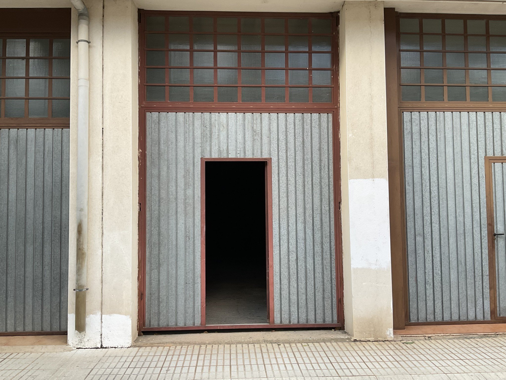 Calle Miguel de Estete nº 4  izquieda del portal